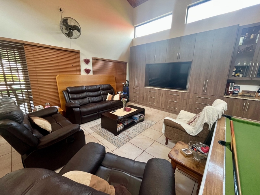 3 Bedroom Property for Sale in Flamwood North West